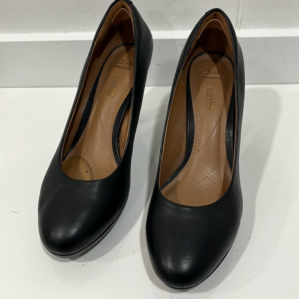 Clarks Ultimate‎ Comfort High Heel Pumps Sz 9 Black Leather Slip On Career Shoes